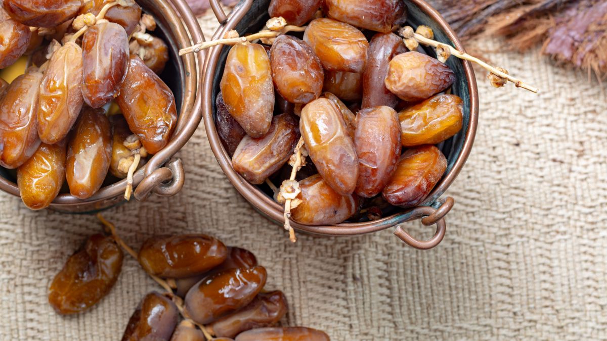 Medjool or Deglet Nour